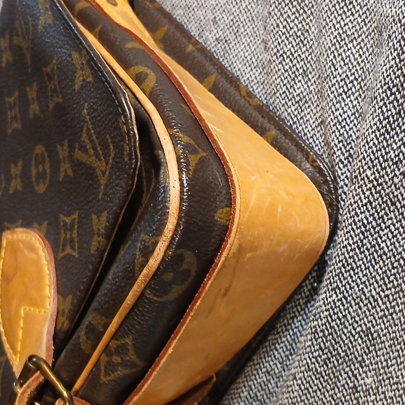 Louis Vuitton Monogram Crossbody Bag - Picture 5 of 14